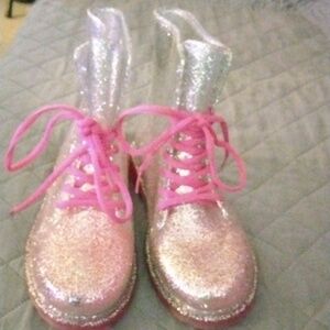 Girls or women boots